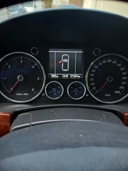 Predám VW Touareg (nepojazdný) - 2