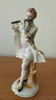 Starožitná porcelánová soška - 2