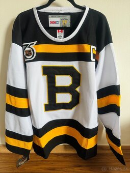 Zdeno Chára 33 “C” Boston Bruins - 2