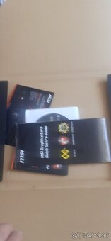 Predám nefunkcnu grafiku r9 280 - 2
