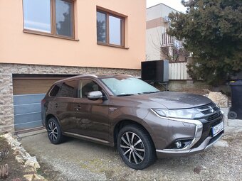 Mitsubishi Outlander 2,0 L PHEV - 2