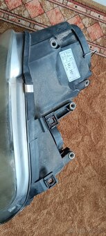 Predam svetlomet VW Touran 2006 L a. P - 2