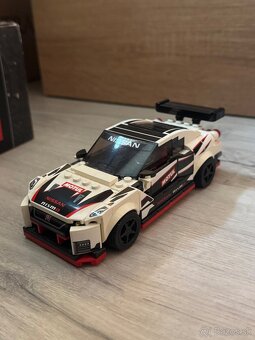 Lego nissan auto - 2