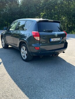 Predám Toyotu rav4 2.2 - 2