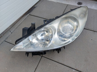 lavé predné svetlo peugeot 307 facelift rok 2006 - 2