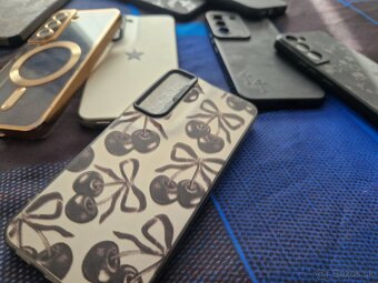 Malo použivané kryty na Samsung s22 - 2