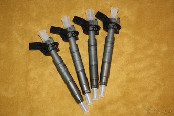 ORIGINAL MERCEDES A6420701187 TRYSKY 0445116026 - 2