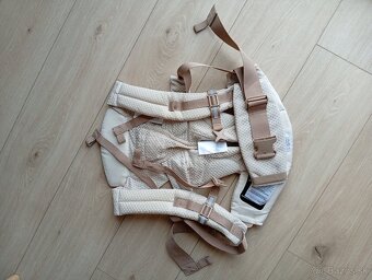 Ergobaby nosič Omni Breeze - 2
