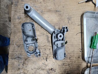 Predám madlá dverí vw lupo - 2