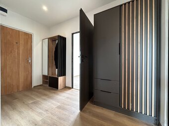 Elegantný byt 4+kk v industriálnom štýle v Štúrove - 2