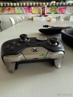 Xbox Elite ovladac s puzdroma - 2