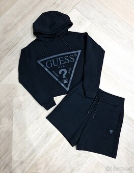 NOVA Guess cierna a bezova kratka teplakova suprava - 2