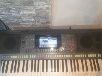 Yamaha PSR S970 - 2