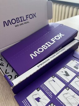 Obal a ochranné sklo Mobilfox na iPhone 15 Pro Max - 2