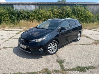 Toyota Auris Touring Sports 1.6 l - 6M/T - 2
