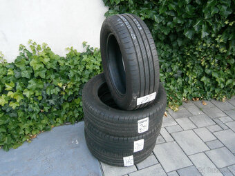Predám 4x letné pneu Goodyear 215/60 R17 96HXL - 2