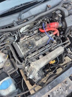 Predám kompletný motor 1.8t 132kw kód motora - AUQ - 2