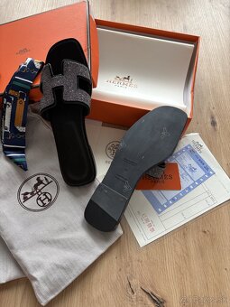 Hermes šľapky 38-24cm - 2
