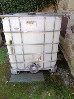 IBC nádrže 1000 litrov - 2