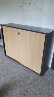 Kancelársky nábytok,sedacia súprava,komody - 2