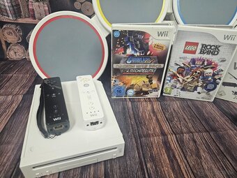 Nintendo Wii, 2 ovládače, bicie, 3 hry - 2