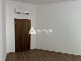 Kompletne zrekonštruovaný, klimatizovaný 4i byt na predaj - - 2