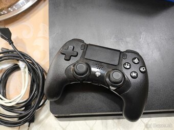 Sony PlayStation 4 slim - 2