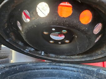 4x100 roztec plech disk zimnym pneu 165/70 R14 - 2