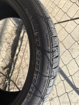 225/40r18 nexen - 2