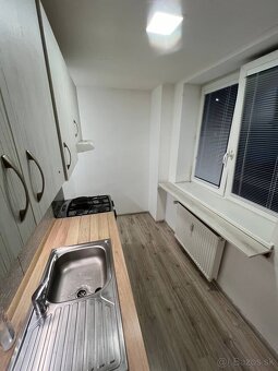 Na prenájom 2 izbový byt kompletná rekonštrukcia Handlová - 2