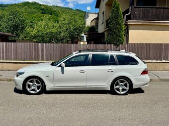 BMW E61 530d LCI INDIVIDUAL -SOFTCLOSE- PANORÁMA - 2