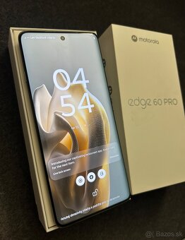 Motorola Edge 60 PRO 512GB Pantone shadow / Green - 2