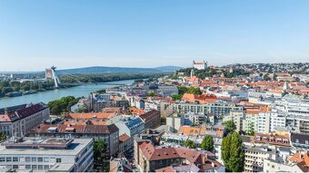 Exkluzívny 4-izbový byt v secesnom dome s výťahom – Šafáriko - 2