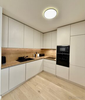 Prenájom 2-izbový byt na Trnavskej ceste v BA. - 2