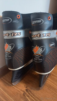 Korčule na ľad Tempish. - 2