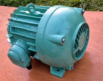 Predám 3 fázovy elektromotor MEZ Mohelnice 5,5kW - 2