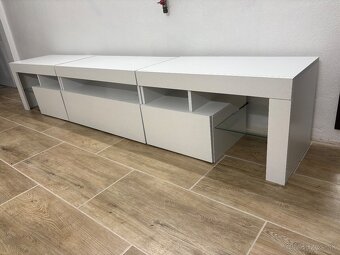 Stolík pod TV - 2