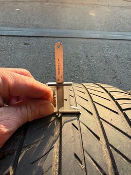 255/50R20 Good Year - 2