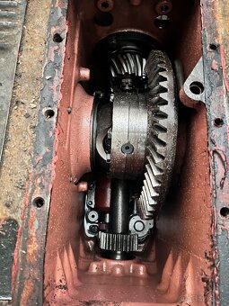 Zadný difecencial zetor - 2