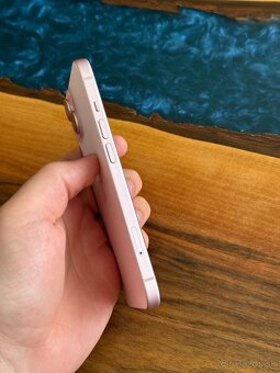 iPhone 15 128gb Pink Top stav - 2