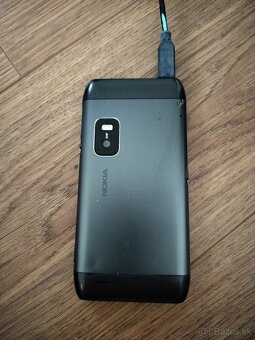 Nokia e7 - 2
