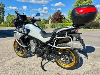 CFmoto mt 800 explore - 2