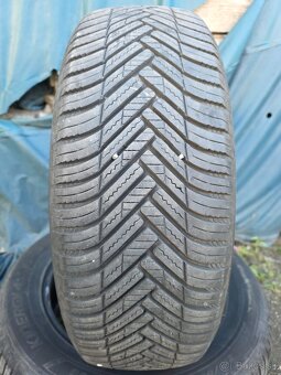 Ponúkam 2 celoročne pneumatiky Hankook Kinergy 215/60 R17 - 2
