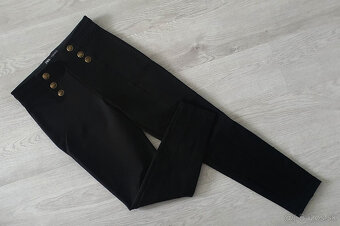 Nohavice ZARA so zlatými gombíkmi v.L - 2