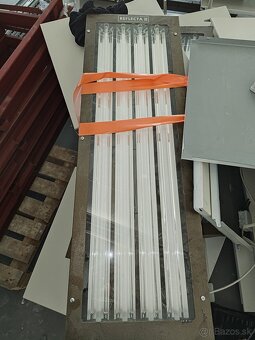 Posledné kusy.Kvalitné svetlá do garáží, dielní. - 2