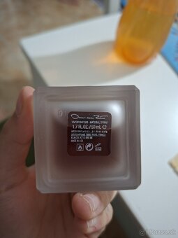 Vymením voňavku Oscar De La Renta - 2