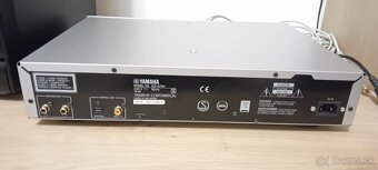 Predám CD a USB prehrávač Yamaha CD-S700 - 2