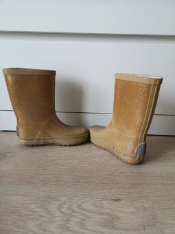 Gumaky Mikk-line 28 - 2