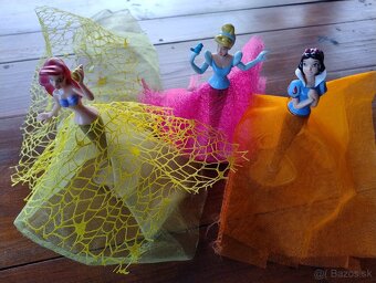 MIX hračiek darujem - 2