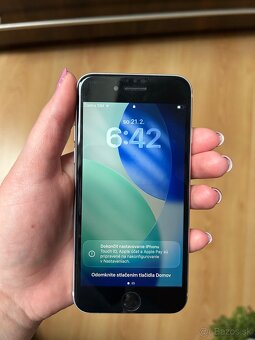 iPhone SE 2020 - 2